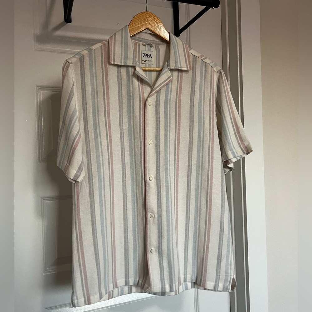 Zara Short Sleeve Striped Button Down Shirt
Size: Small